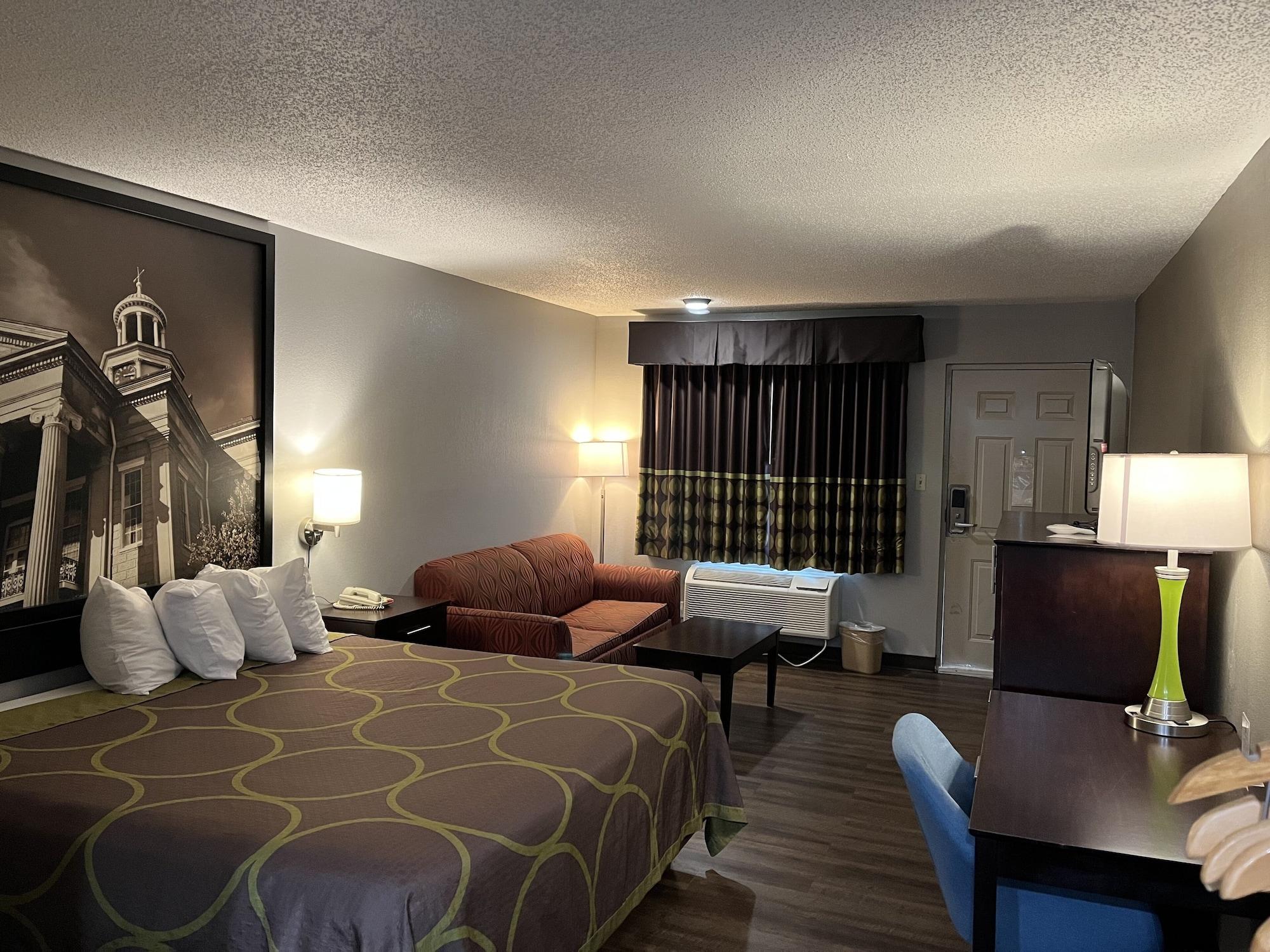 Super 8 By Wyndham Meridian Exterior photo