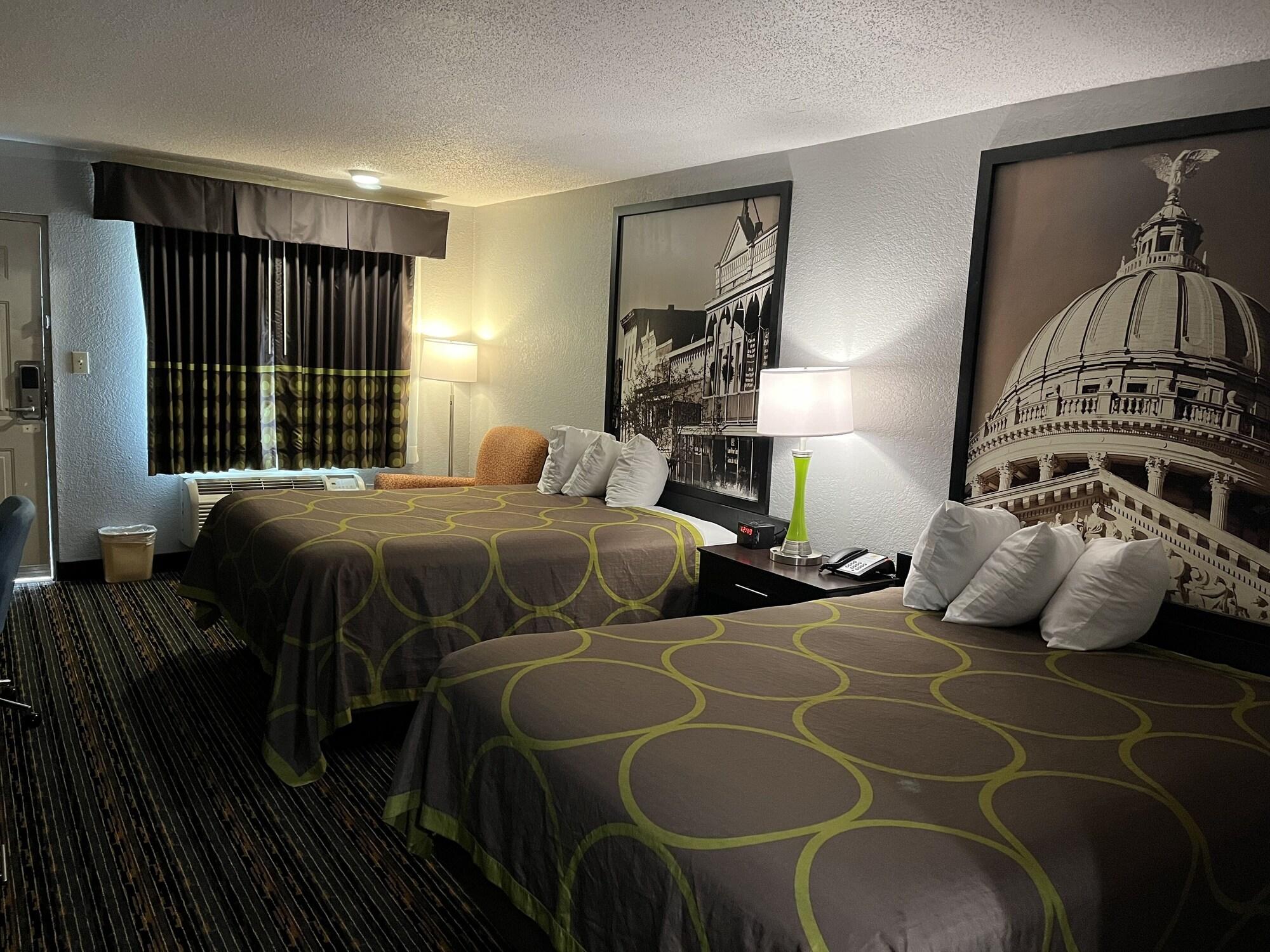 Super 8 By Wyndham Meridian Exterior photo